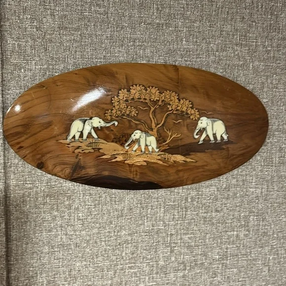 Vintage inlaid elephants hand designed wooden wall hanging - Picture 5 of 5